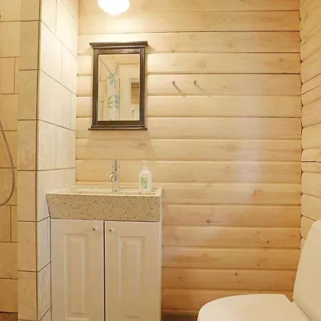 Three-bedroom In Aakirkeby