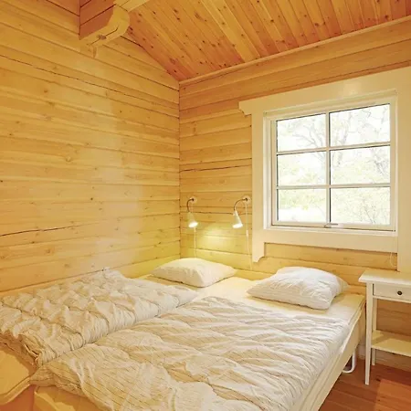 Three-bedroom In Aakirkeby