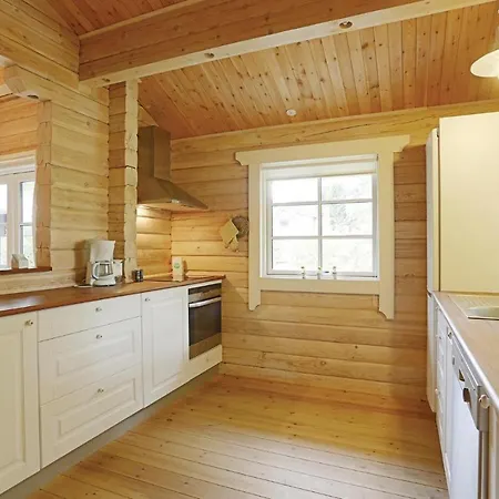 3 Bedroom Cozy Home In Aakirkeby * Akirkeby