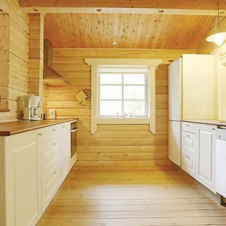 Holiday home 3 Bedroom Cozy Home In Aakirkeby