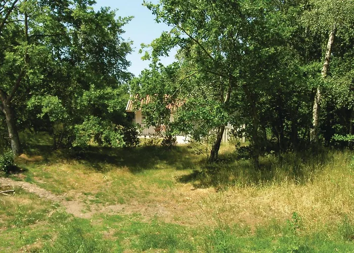 Three-bedroom In Aakirkeby
