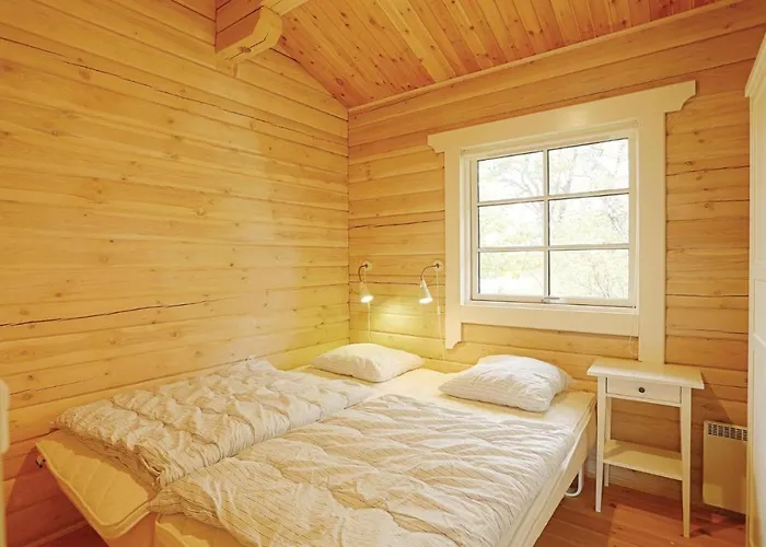 Three-bedroom In Aakirkeby